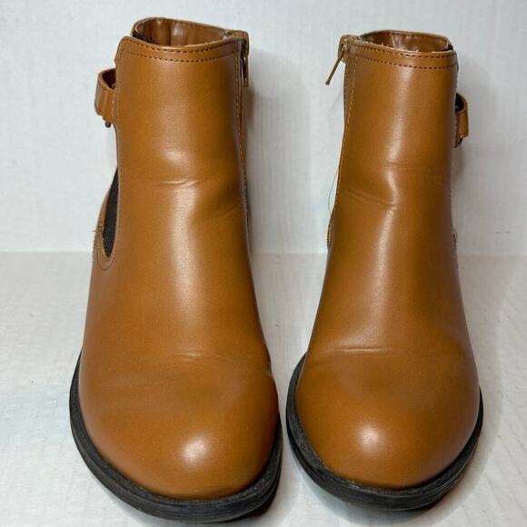 St. John's Bay Division Size 6 Chelsea Ankle Classic Boots Cognac Brown Casual - Picture 2 of 12